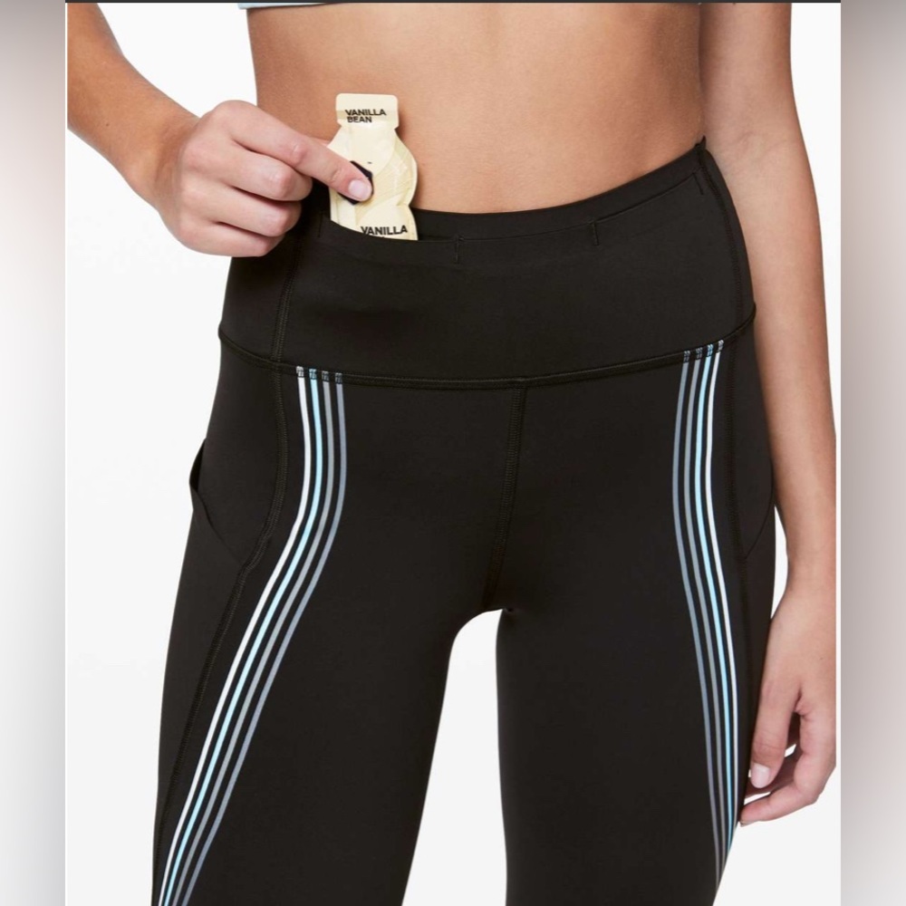 SOLD Lululemon Speed Light Tight 25" in Black Size 4 - Picture 4 of 7